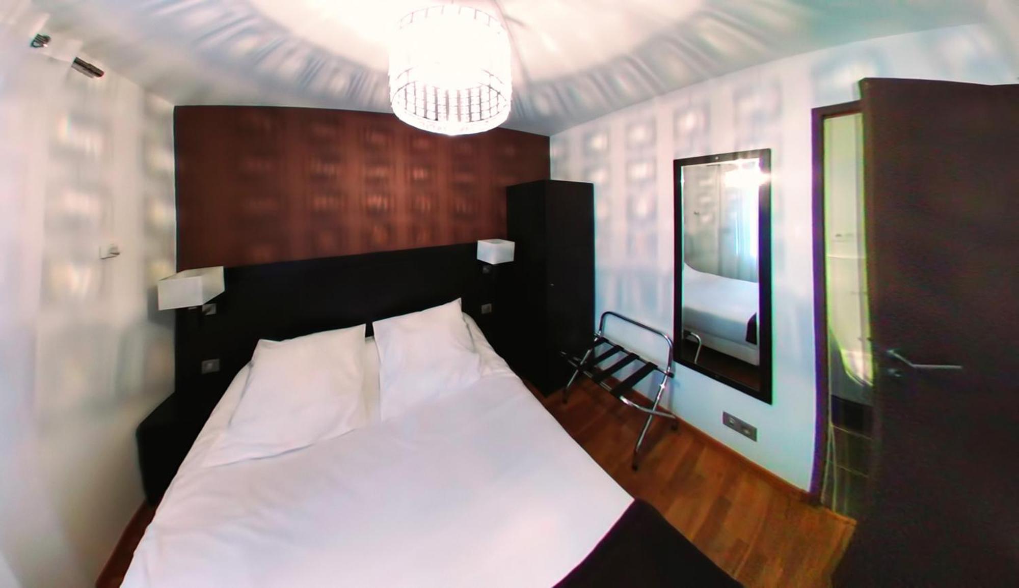 Hotel Au Bon Coin Cloyes-sur-le-Loir Exteriör bild